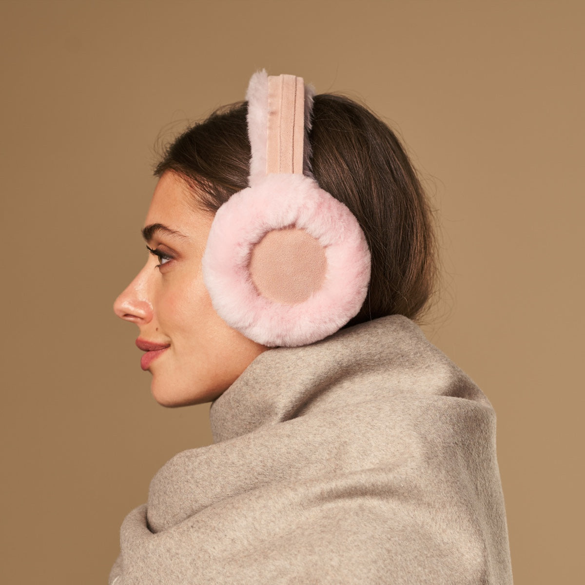 Nathaly (rosa) – warme und stilvolle Ohrenwärmer aus natürlichem Schaffell und Wildleder - Schwartz & von Halen DE - 6
