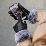 Vera - Luxoriöse Lederhandschuhe mit Kunstpelz am Handgelenk & Touchscreen-Funktion - Schwartz & von Halen DE - Premium Lederhandschuhe - 5