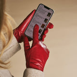 Emma (rot) - extra lange Handschuhe aus Schafsleder mit luxuriösem Kaschmirfutter und Touchscreen-Funktion
