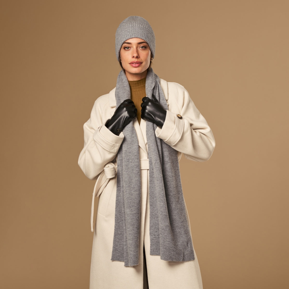 Charlie (grau) – Premium-Schal aus weicher Merinowolle (Unisex) - Schwartz & von Halen DE - 4
