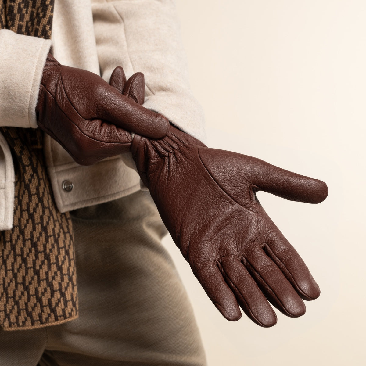 Harvey (cognac) - Ziegenlederhandschuhe mit luxuriösem Wollfutter und Touchscreen-Funktion - Schwartz & von Halen DE - Premium Lederhandschuhe - 14