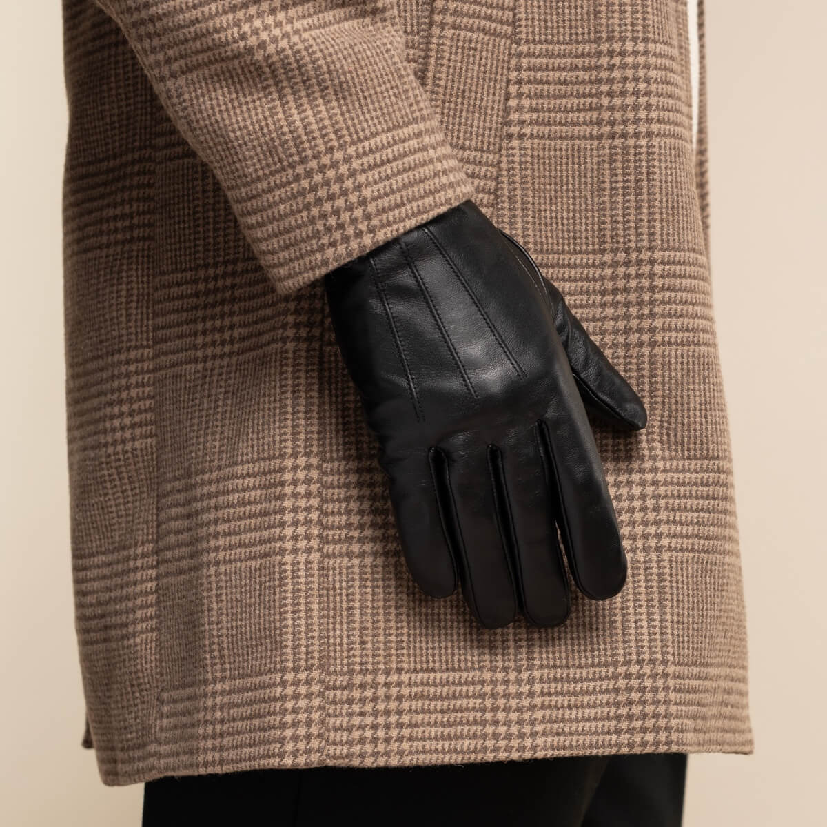 James (schwarz) – klassische Handschuhe aus Schaffellleder mit luxuriösem Kaschmirfutter und Touchscreen-Funktion - Schwartz & von Halen DE - Premium Lederhandschuhe - 7