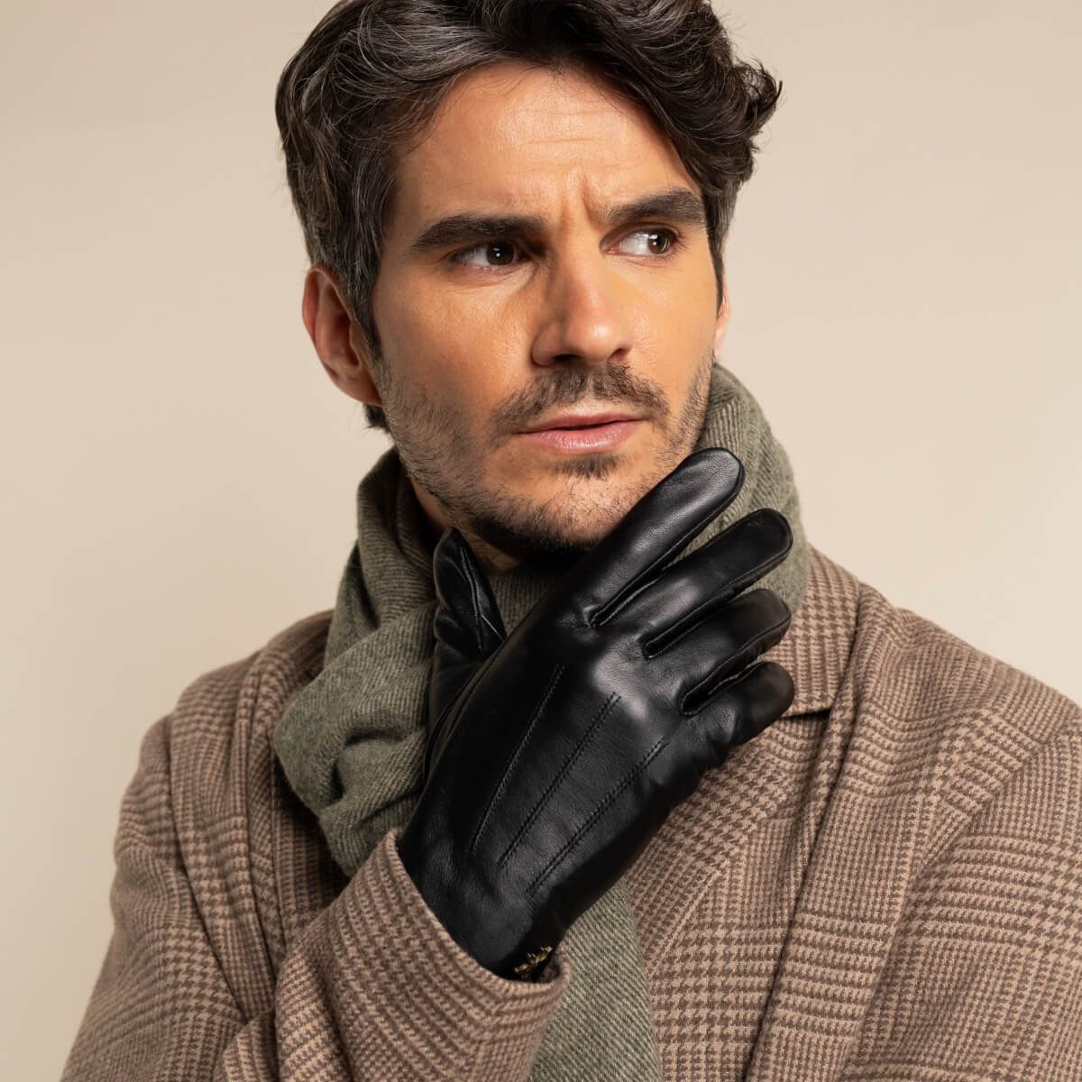 James (black) - classic sheepskin leather gloves with luxurious cashmere lining & touchscreen feature  - Schwartz & von Halen - US - 9