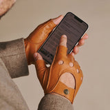 Liam (cognac) – klassische fingerlose Herren-Autohandschuhe aus Lammleder