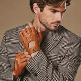 Liam (cognac) – klassische fingerlose Herren-Autohandschuhe aus Lammleder