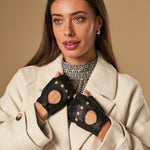 Robyn (schwarz) – luxuriöse fingerlose Fahrhandschuhe aus amerikanischem Hirschleder  - Schwartz & von Halen DE - Premium Lederhandschuhe - 5