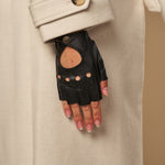 Robyn (schwarz) – luxuriöse fingerlose Fahrhandschuhe aus amerikanischem Hirschleder  - Schwartz & von Halen DE - Premium Lederhandschuhe - 6