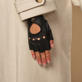 Robyn (schwarz) – luxuriöse fingerlose Fahrhandschuhe aus amerikanischem Hirschleder  - Schwartz & von Halen DE - Premium Lederhandschuhe - 6