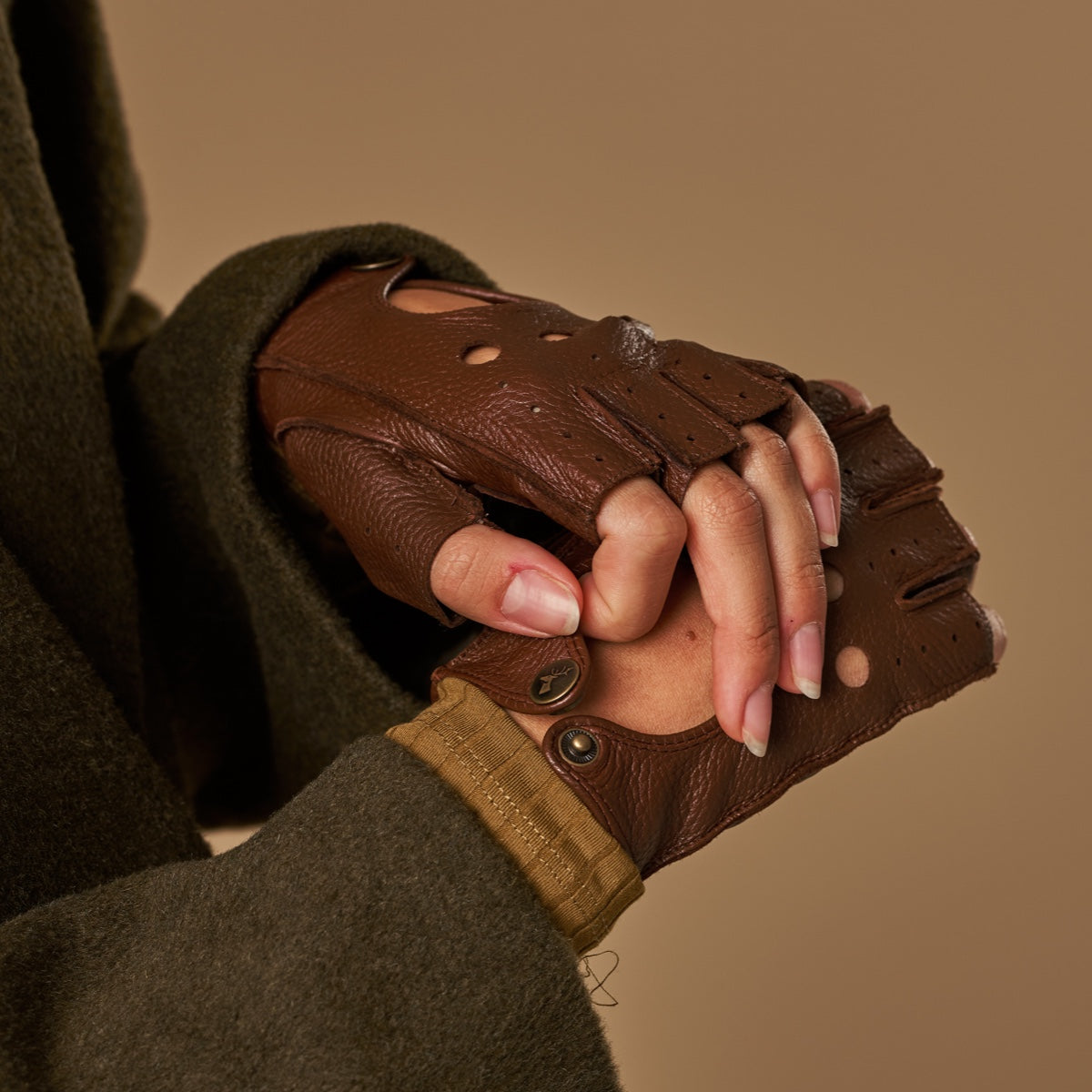 Robyn (braun) – luxuriöse fingerlose Fahrhandschuhe aus amerikanischem Hirschleder  - Schwartz & von Halen DE - Premium Lederhandschuhe - 8
