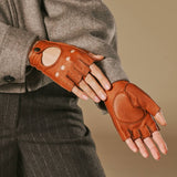 Robyn (cognac) – luxuriöse fingerlose Fahrhandschuhe aus amerikanischem Hirschleder