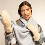 Sophia (beige) - Teddyfäustlinge aus Wildleder mit warmem Kunstpelzfutter  Schwartz & von Halen DE - Premium Lederhandschuhe - 6