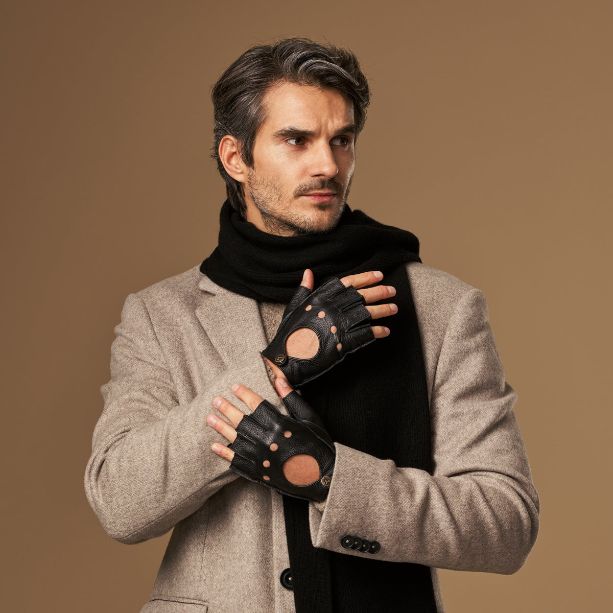 Zane (schwarz) – luxuriöse fingerlose Fahrhandschuhe aus amerikanischem Hirschleder  - Schwartz & von Halen DE - Premium Lederhandschuhe - 3