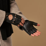 Zane (schwarz) – luxuriöse fingerlose Fahrhandschuhe aus amerikanischem Hirschleder  - Schwartz & von Halen DE - Premium Lederhandschuhe - 4